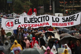 Militares implicados en caso Ayotzinapa abandonan prisión militar