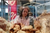 Elaboración de chicharrón artesanal; tradición familiar en Mexicaltzingo