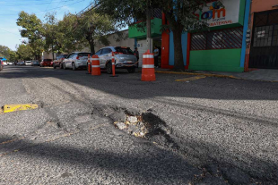 Siguen apareciendo baches en Toluca