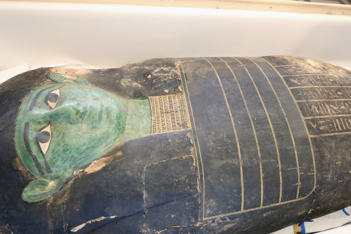 EU devuelve a Egipto sarcófago robado