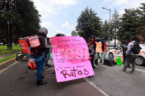 Manifestación de repartidores  de pedidos por apps