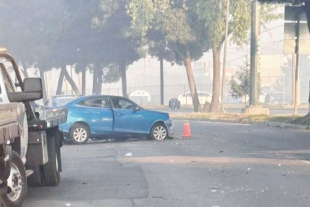 Hombre perdió la vida la madrugada de este jueves tras perder el control de su vehículo y estrellarse contra el muro de contención en Boulevard Aeropuerto, a la altura de San Pedro Totoltepec, en Toluca.