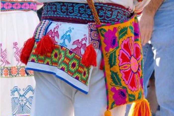 El Kutsiuri: colorido morral de la vestimenta tradicional huichola