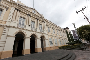 UAEM brinda atención a profesora agredida mientras impartía clase