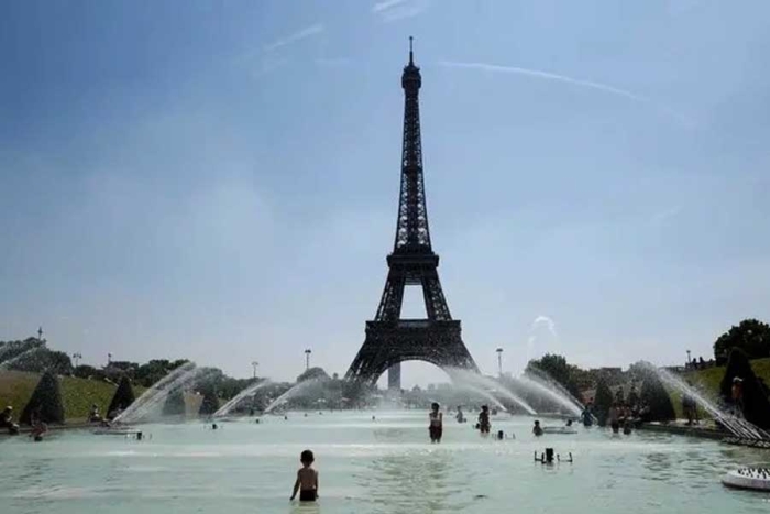 París planea quitar un 40% de su asfalto para afrontar el calor extremo