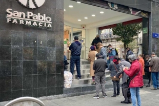 Farmacias hacen “su agosto” con pruebas rápidas de Covid