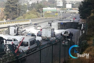 Volcadura de tráilers paraliza la México-Toluca