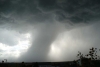 Tornados azotan EU; dejan al menos 21 muertos