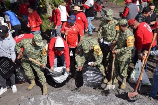 Han realizado la limpieza y saneamiento de las vialidades Benito Juárez e Independencia,