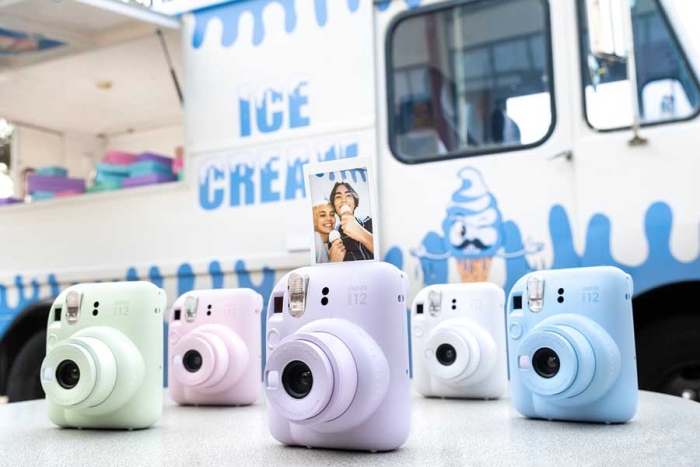 Instax mini 12: la pequeña cámara instantánea está de vuelta en nuestro país