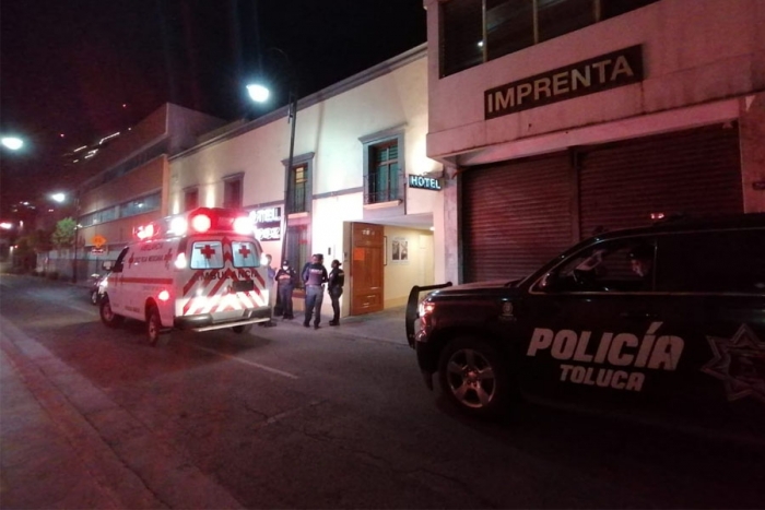 Salvan a mujer del suicidó en Toluca