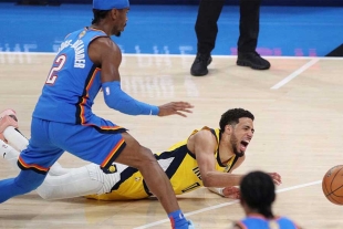 Tyrese Haliburton colapsó al plantar la pierna derecha con menos de cinco minutos en el primer periodo