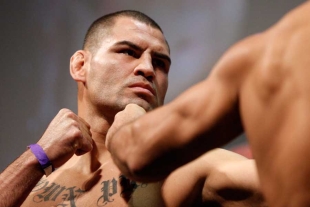 A lo largo de su carrera, Velásquez se consolidó como uno de los mejores peleadores de la UFC