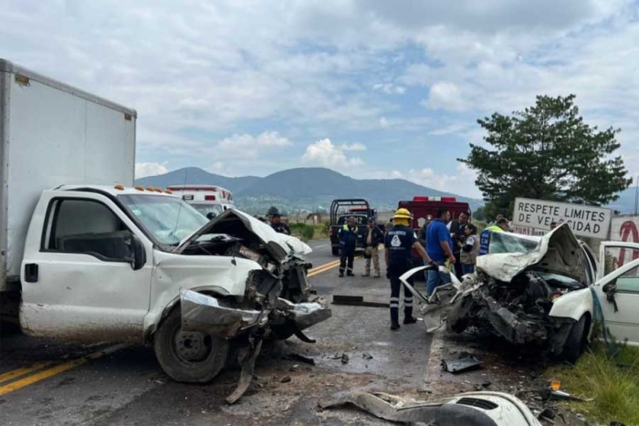 Choque en Acambay deja saldo de tres muertos y un herido