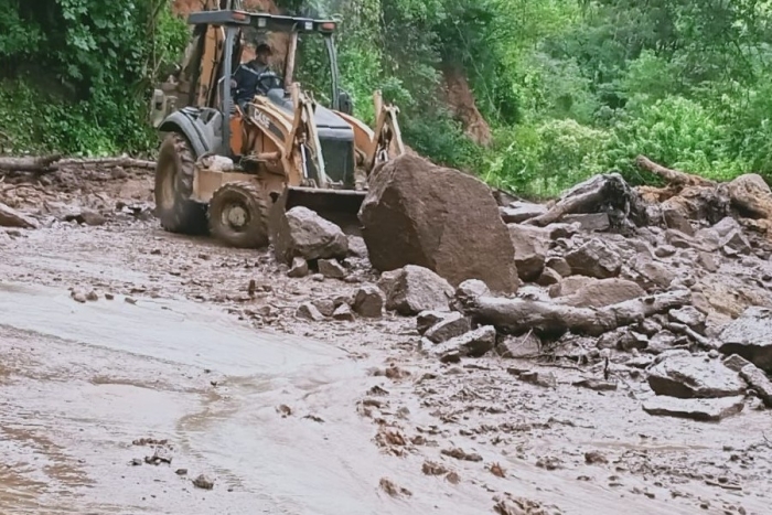 Dos muertos y una mujer desaparecida dejan lluvias en Tlatlaya