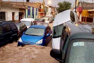 Llevan apoyos a Matehuala por tromba