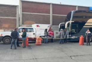 Encuentran a mujer sin vida dentro de autobús en la terminal de Toluca