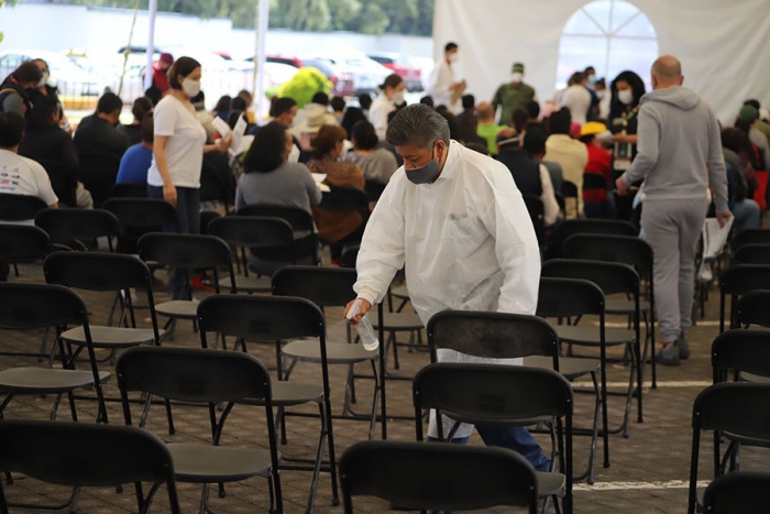 Sigue la vacunación contra COVID-19 para personas de 40 a 49 años de edad