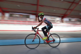 Ciclistas mexiquenses regulan su entrenamiento durante el semáforo de riesgo