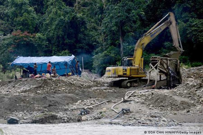 Al menos 10 muertos en una explosión en una mina de carbón en Indonesia