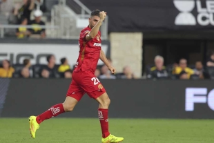Cuando parecía que todo terminaba, el árbitro otorgó un nuevo penal para Columbus, pero Luis García lo contuvo, salvando al Diablo en el tiempo reglamentario.