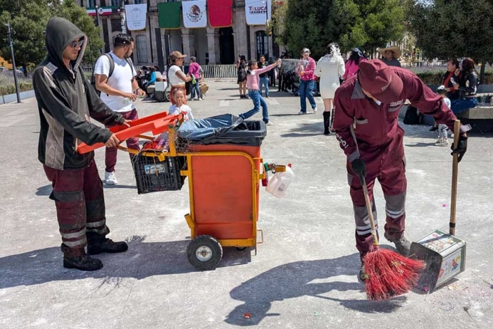 El alcalde Ricardo Moreno Bastida exhortó a la población a no tirar basura en la vía pública