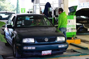 Rubio Arronis explicó que los verificentros deben cubrir un proceso administrativo para la adquisición de hologramas