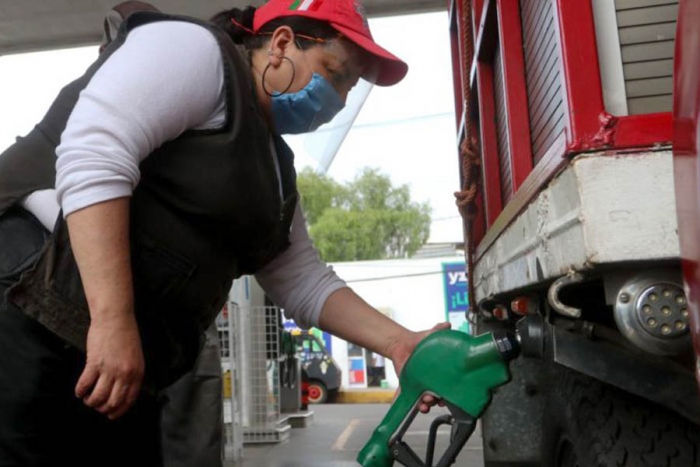 Trabajadores de gasolineras deben ser prioridad para vacunación: Adigal