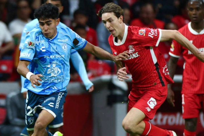 El conjunto escarlata llega como líder sólido con 32 unidades