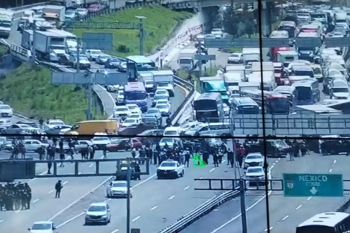 Cierran la carretera México- Toluca