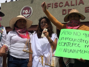 Mujeres de Neza protestan por #violencia de género