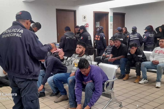 Detiene la SSE a 21 personas señaladas como extorsionadores por comerciantes de Santiago Tianguistenco