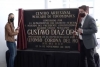 Retiran placa de Díaz Ordaz del mercado de San Juan