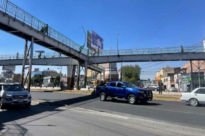 Puentes inseguros en Paseo Tollocan