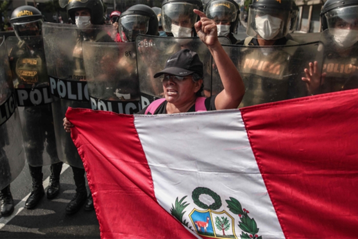 Perú con &quot;tránsito interrumpido&quot; en 10 regiones por las protestas