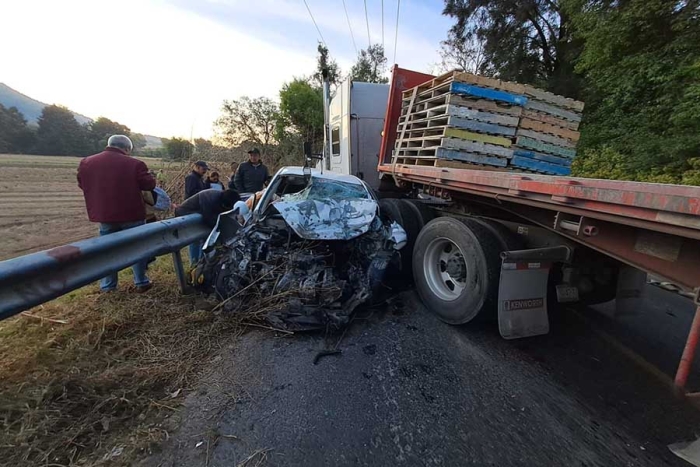 Mueren cuatro en accidente sobre la carretera Tenancingo-Tenango