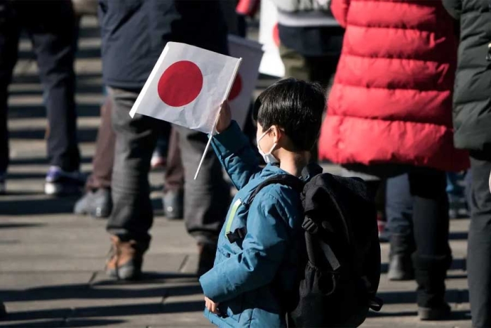 Japón dará 1 millón de yenes por hijo a familias que se muden de Tokio