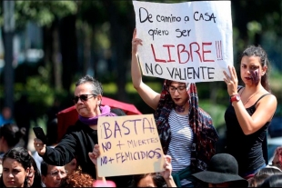 Feminicidios en México son crímenes de estado, aseguran activistas