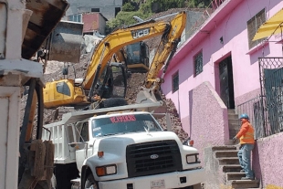 Preparan la demolición de casas afectadas por el derrumbe del cerro del Chiquihuite
