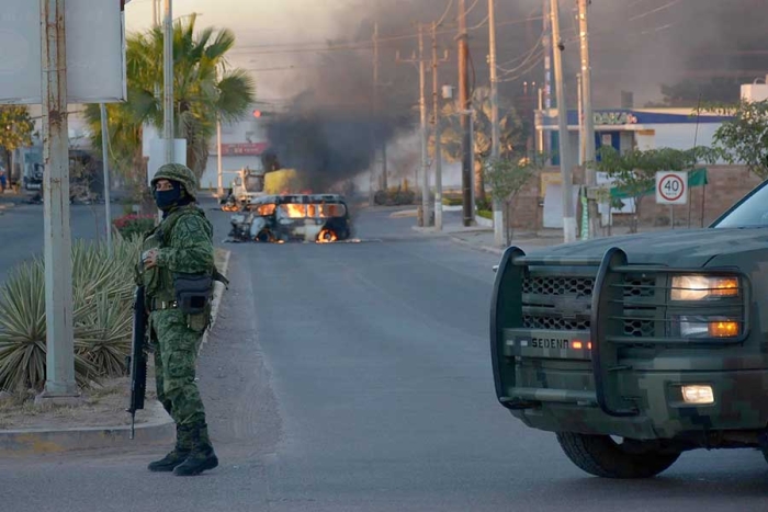 Mueren 10 militares y 19 presuntos delincuentes por captura de Ovidio Guzmán