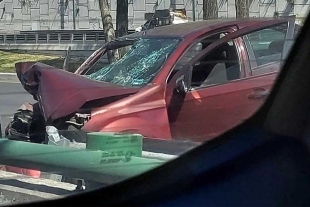 Testigos del accidente solicitaron apoyo inmediato a los cuerpos de emergencia. 