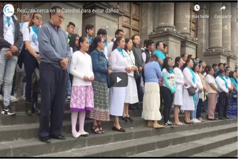 Hacen valla humana en Catedral para evitar daños