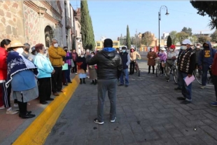 Desinformación causa aglomeración de Adultos Mayores en Xonacatlán