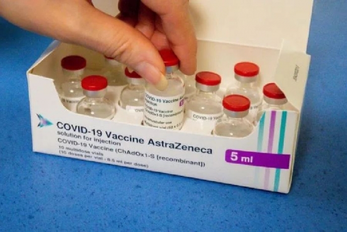 Esperan un millón de vacunas de AstraZeneca para el domingo