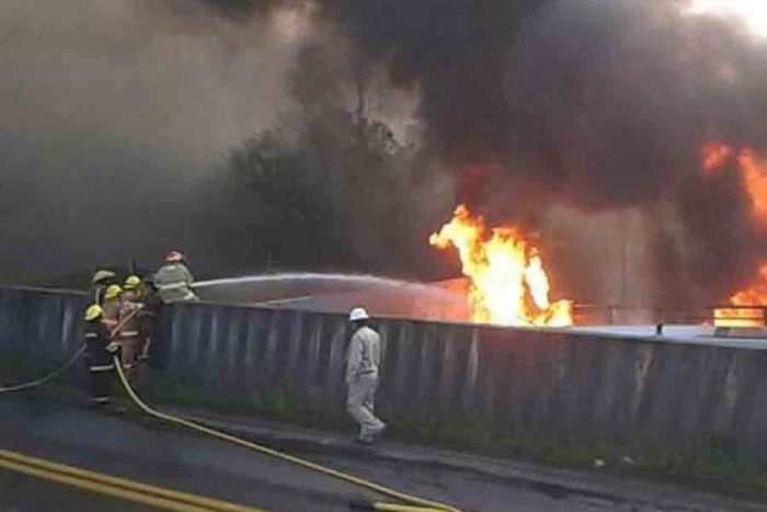 Cinco personas heridas en Veracruz por explosión de ducto de PEMEX