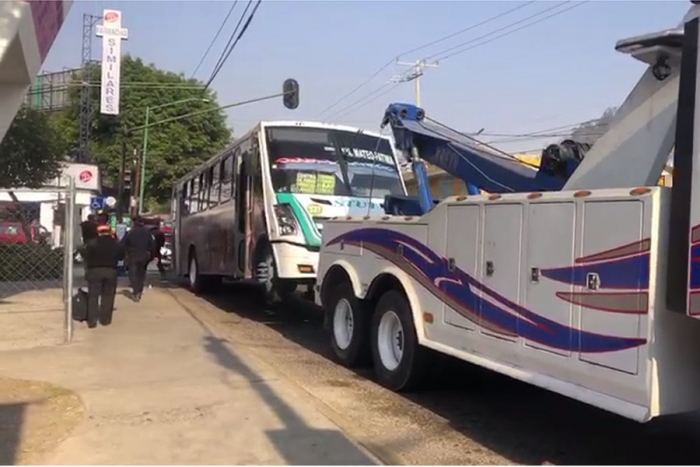 Multan a nueve camioneros por no respetar carril confinado