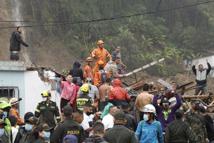 Al menos 14 personas perdieron la vida tras deslizamiento de tierra, en Colombia