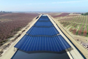 Con paneles solares, California alista un plan para resolver sus problemas de agua y energía