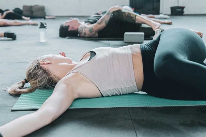 Rutina de yoga para el dolor de espalda: 7 posturas rápidas y efectivas