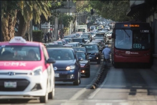 Implementan &quot;Hoy no circula&quot; para todos los vehículos